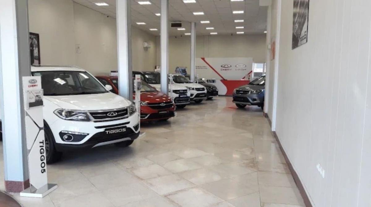 نمایندگی مدیران خودرو در هشتگرد - نمای داخلی.jpg