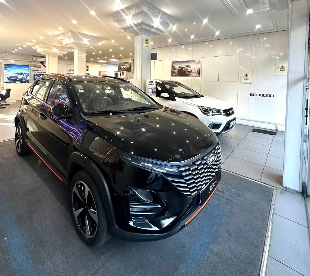 نمایندگی مدیران خودرو گودرزی در رودکی - نمای داخلی.jpg