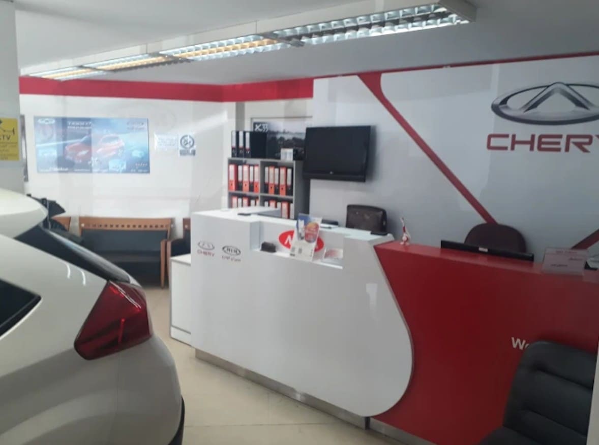 نمایندگی مدیران خودرو 367 زهرابی در دماوند - نمای داخلی.jpg