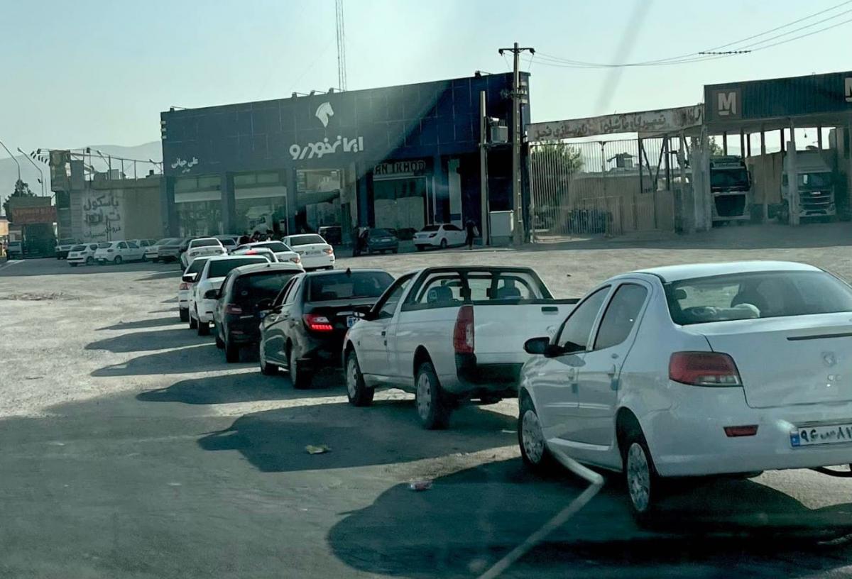 نمایندگی و تعمیرگاه ایران خودرو جهانی در شیراز - 2242 - صف تعمیرات.jpg