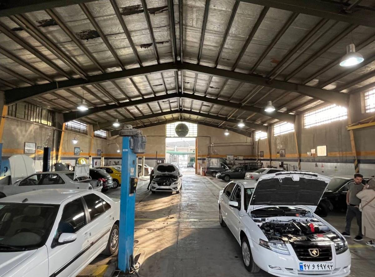 نمایندگی و تعمیرگاه ایران خودرو جهانی در شیراز - 2242 - نمای داخل تعمیرگاه.jpg