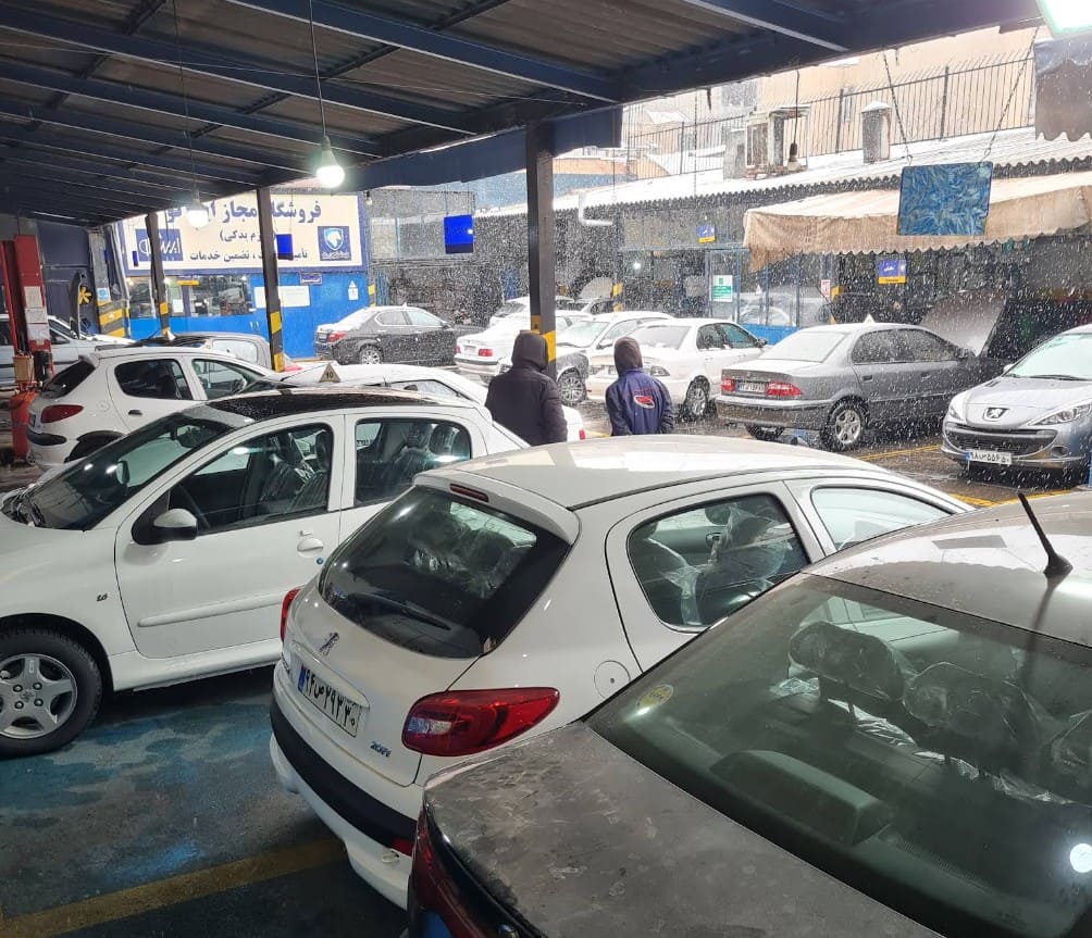 نمایندگی و تعمیرگاه ایران خودرو در میدان حر - کد 1032 - نمای داخل - 2.jpg