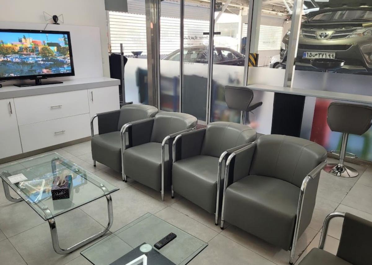 نمایندگی و تعمیرگاه ایرتویا اتو خندان در سید خندان - سالن انتظار.jpg