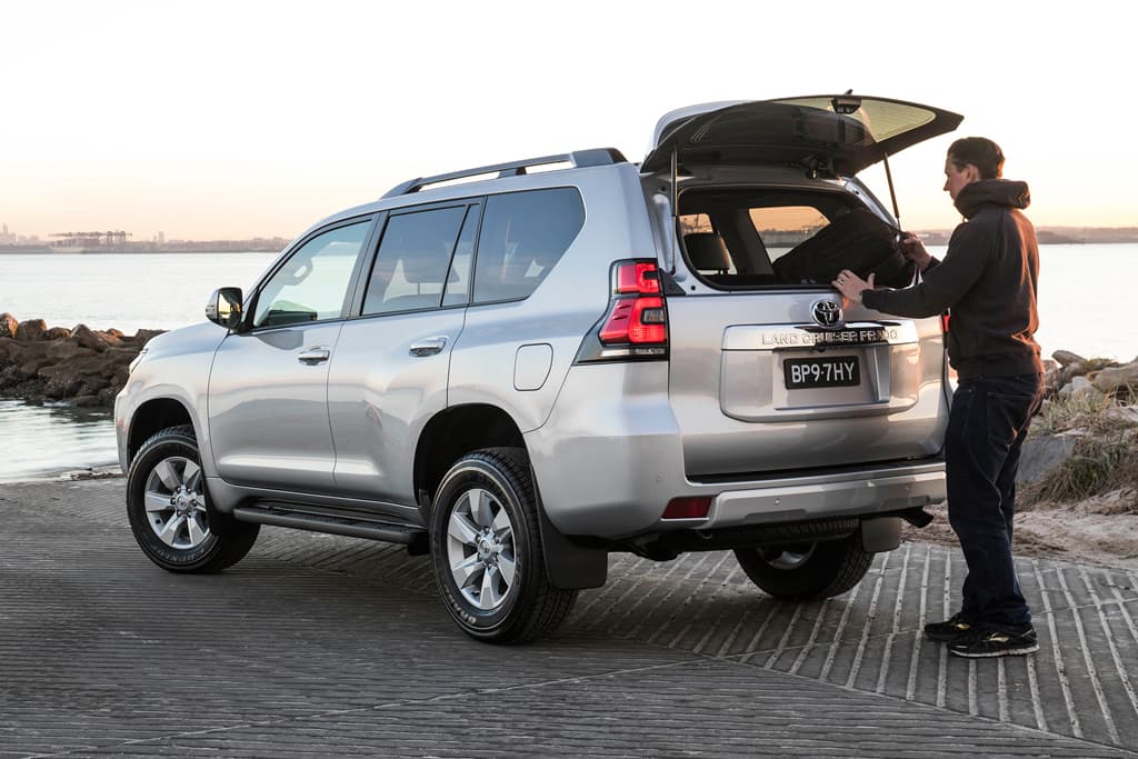 نمایندگی و تعمیرگاه تویوتا و لکسوس در کرج - 1.jpg