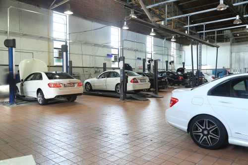 نمایندگی و تعمیرگاه مرسدس بنز مرکزی 2100 (جاده مخصوص) 3.jpg