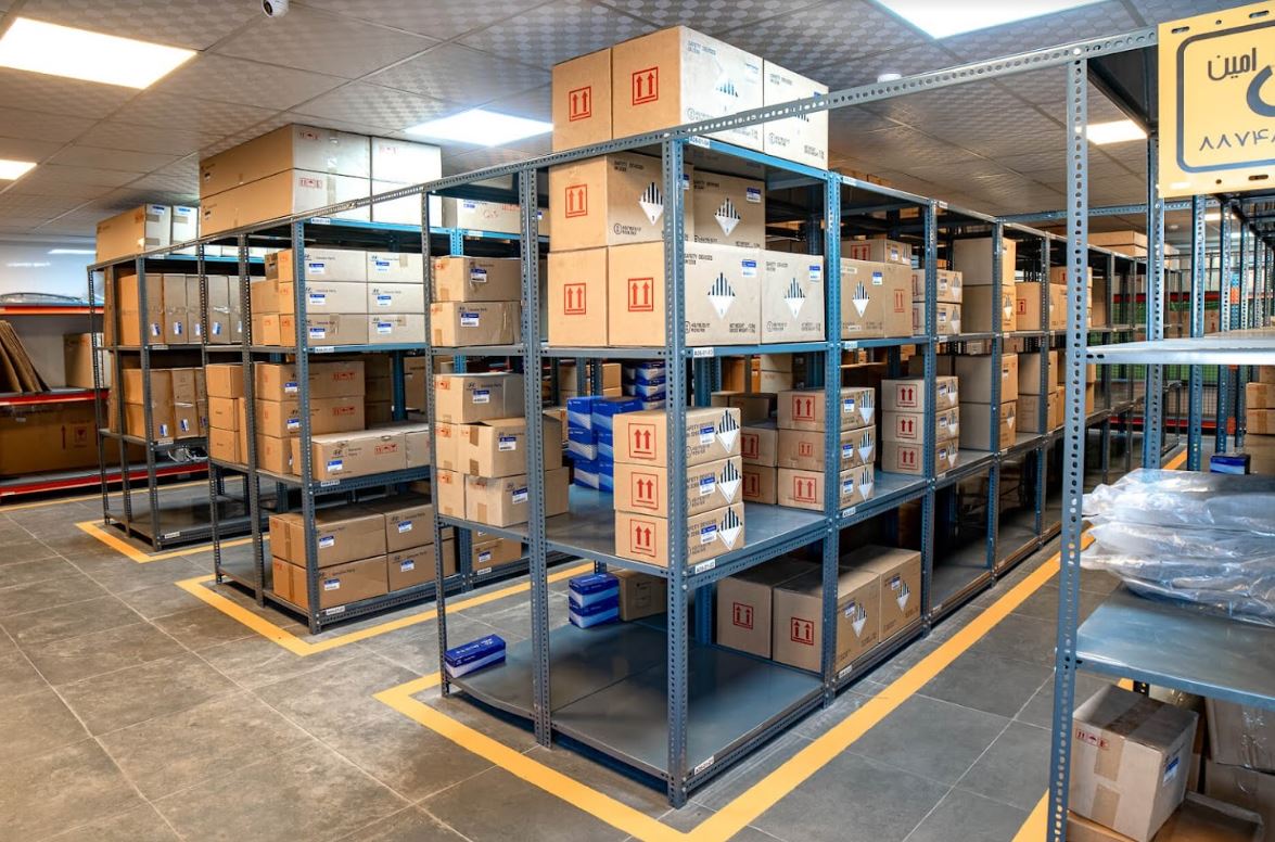 نمایندگی و تعمیرگاه مرکزی هیوندای کرمان موتور در جاده مخصوص کرج - لوازم یدکی.JPG