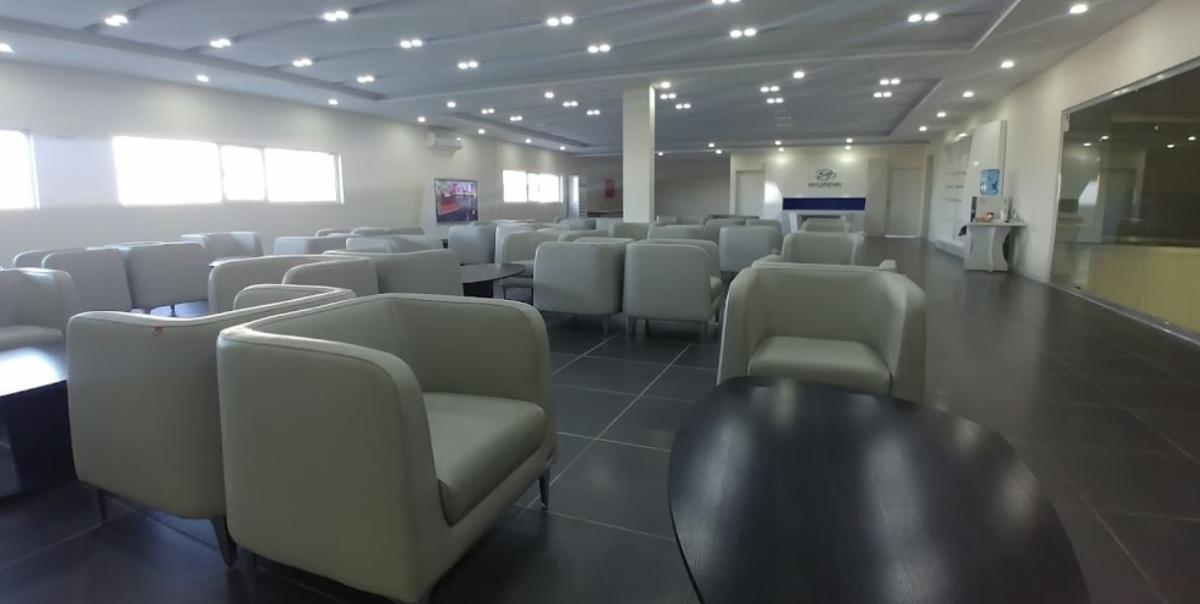 نمایندگی و تعمیرگاه مرکزی هیوندای کرمان موتور - سالن انتظار.JPG