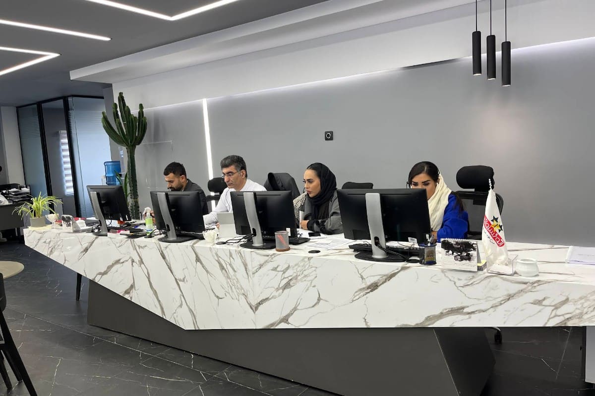 نمایندگی و تعمیرگاه کرمان موتور در تجریش - کد 1780 - نمای بخش انتظار.jpg