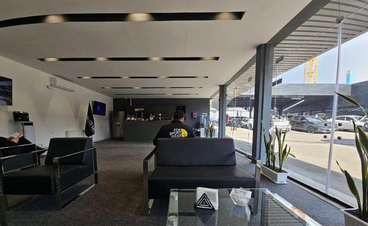 نمایندگی کرمان موتور حیدری 1777 در شریعتی - نمای تعمیرگاه.jpg