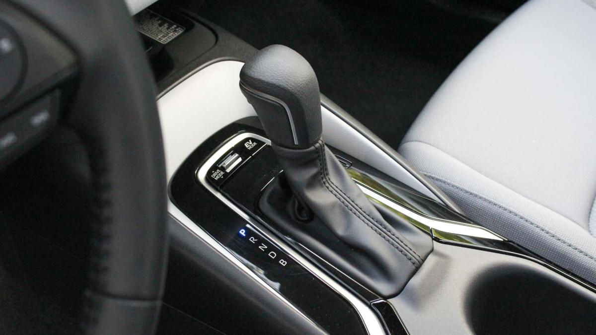 نگاهی کوتاه به کرولا هیبرید 2024.jpg