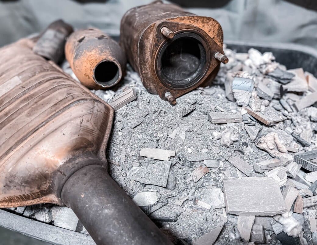 کاتالیست های ریخته شده.jpg