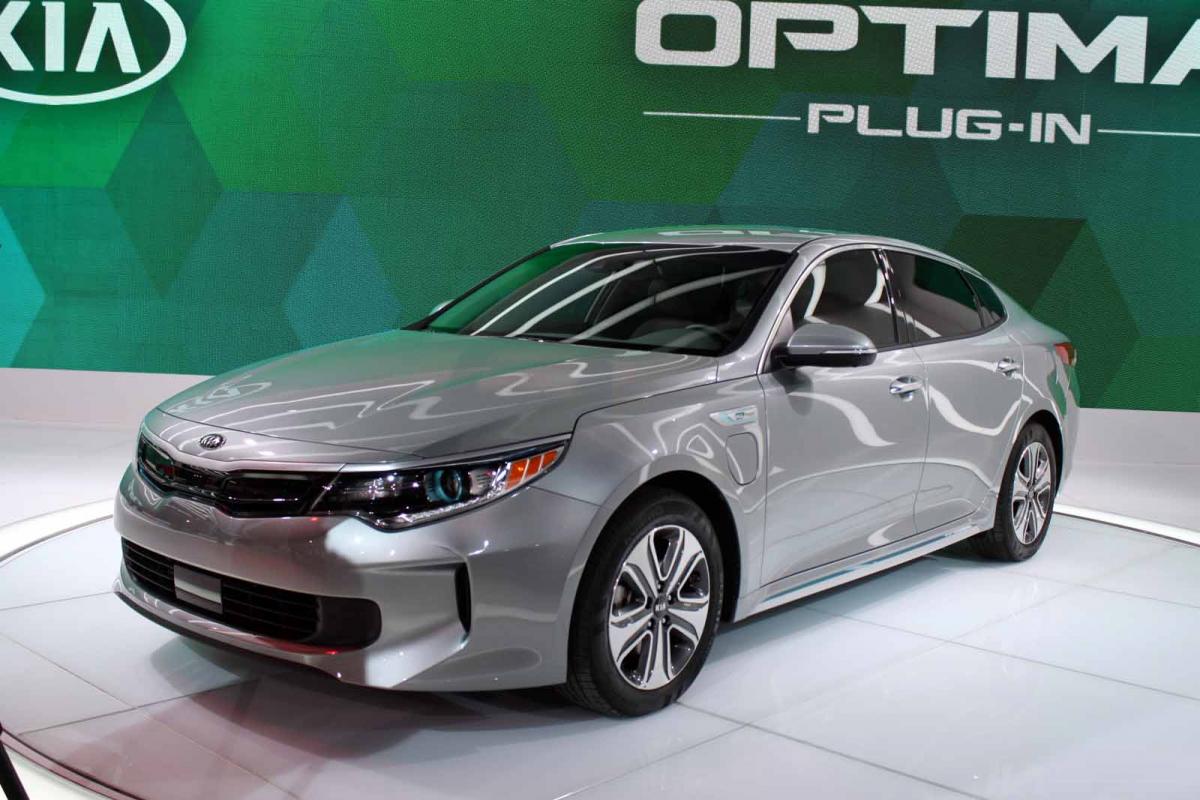 2017-Kia-Optima-PHEV-03.jpg
