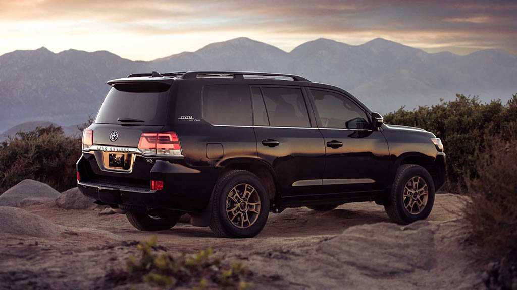 2020-toyota-land-cruiser-heritage-edition3.jpg