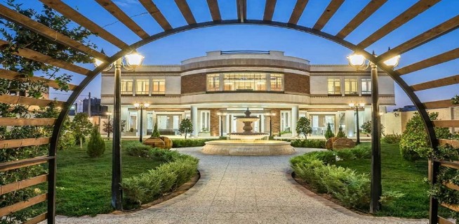 نمایندگی و تعمیرگاه تویوتا و لکسوس در شرق استان یزد3