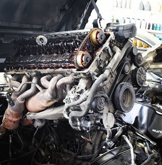 تعمیرگاه مونیخ سرویس در زعفرانیه4