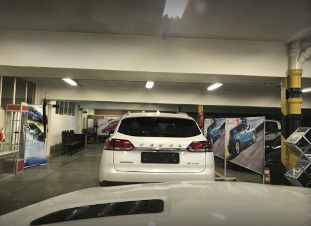 نمایندگی و تعمیرگاه گروه بهمن در خیابان آزادی - کد 1015