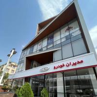 نمایندگی مدیران خودرو 499 در بلوار ارتش - نمای بیرون