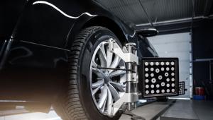 علائم به هم خوردن میزان فرمان، چه زمانی خودروی شما نیاز به میزان فرمان دارد؟