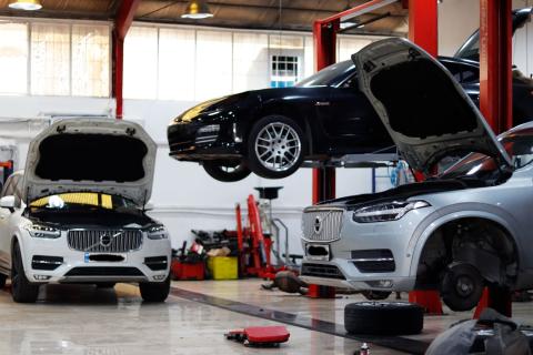 مرکز هیولا سوئد - تعمیرات XC90 - 3