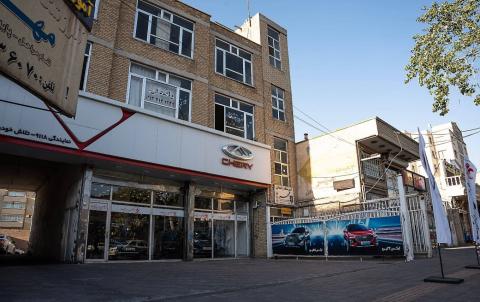 نمایندگی مدیران خودرو در بلوار 22 بهمن تبریز - کد 217 - نمای بیرون